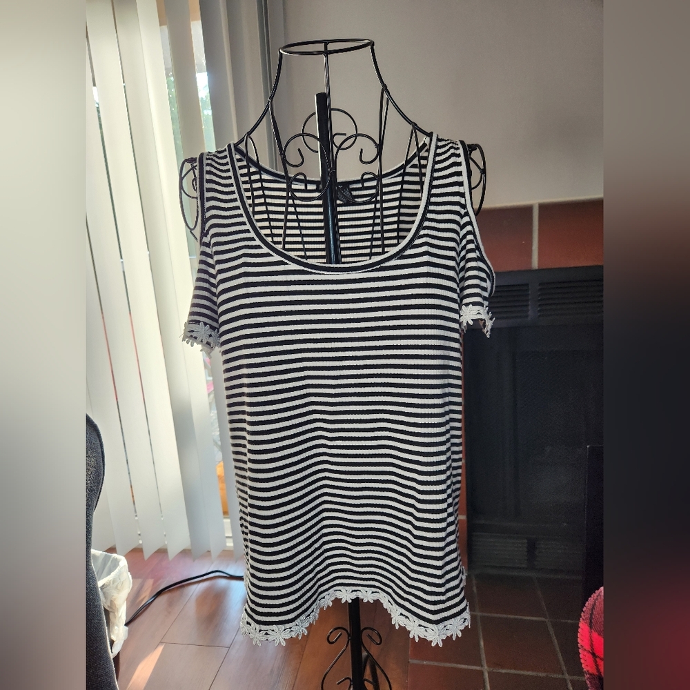 Striped Flower Trim Blouse